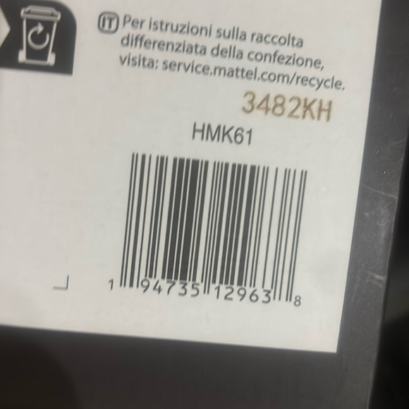 New in box Jurassic World Camp Cretaceous 13 inch Sound Plush Spinoceratops. - Picture 5 of 5